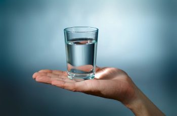 Discover: A Glass of Water, Vinegar, and Salt Can Cleanse Your Home